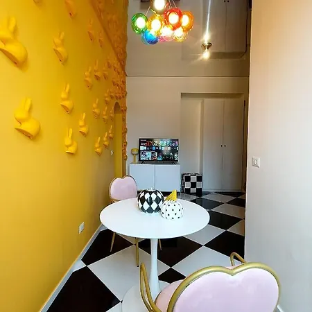 Wonderland In Shopping Area, Ac, Wifi And Subway Daire Milano