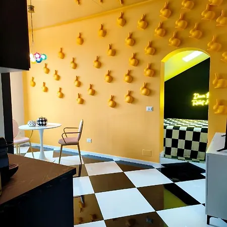 Wonderland In Shopping Area, Ac, Wifi And Subway Daire Milano